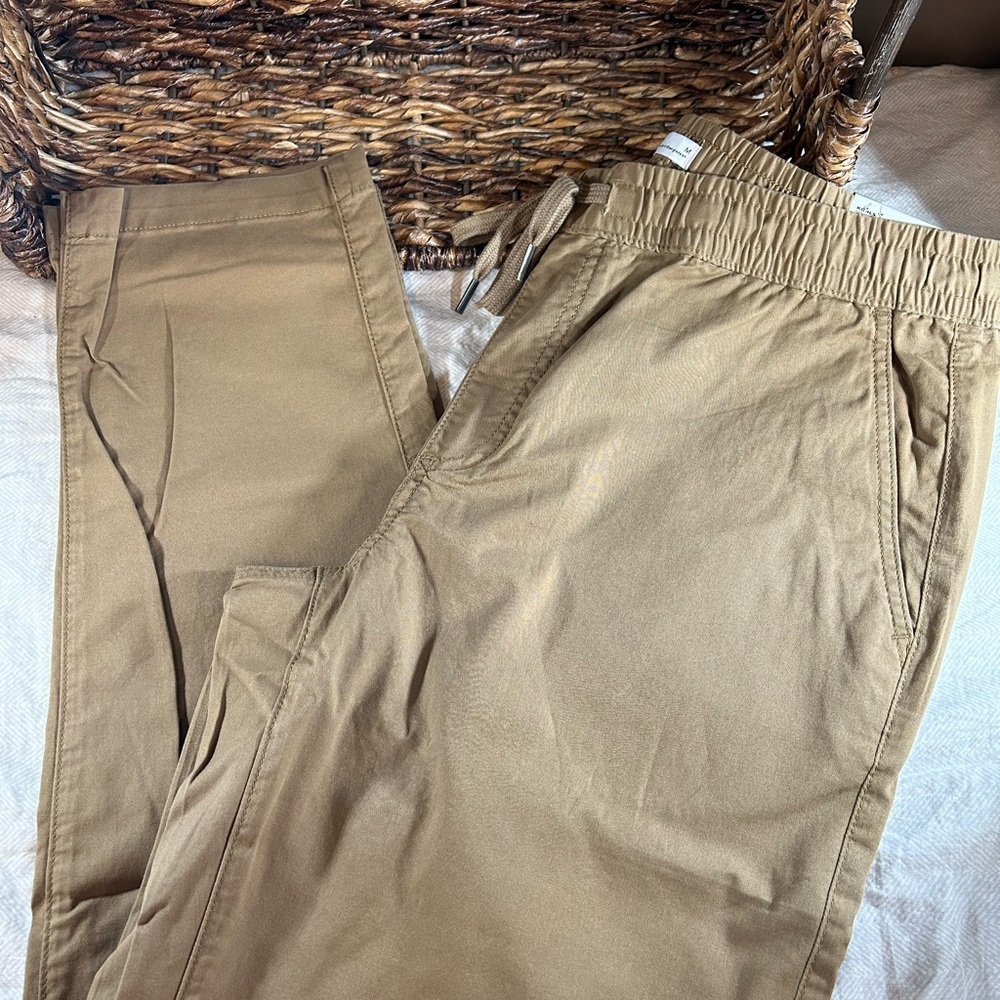 Sonoma Slim The Everyday Pull-on Pant | Size Medium | Woodgrain color | NWT